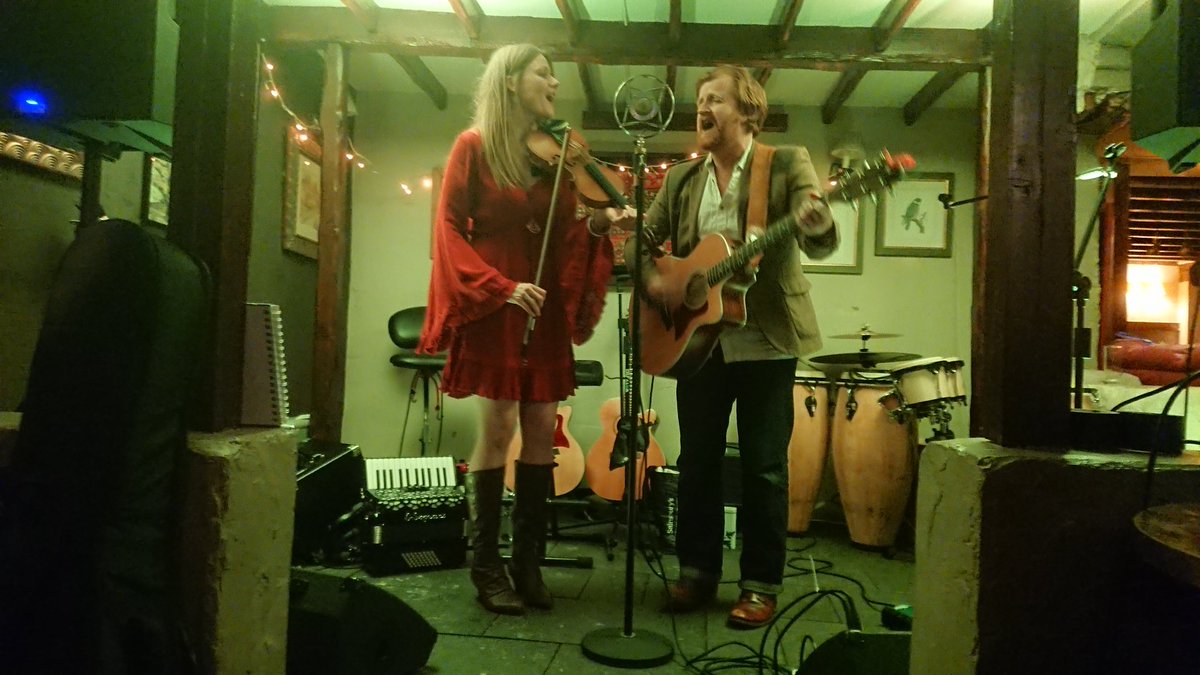 PerformersPints's tweet photo. @hannahandgriff aka Hannah Elizabeth and Griff Jameson currently on stage @RisingSunPotton for @PerformersPints, beautiful harmonies and lovely original songs from this folk duo from Bedford https://t.co/pWAuWnUvSz