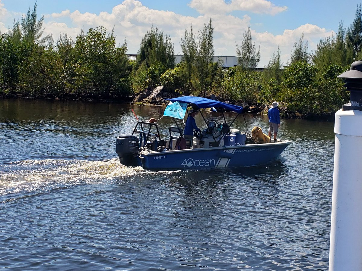 MIASF61's tweet photo. Just a small example of our awesome #volunteers in action today for the 42nd Annual Broward County Waterway Cleanup! More photos to come, stay tuned. #wwcu #wwcu19 #keepourwaterwaysclean #thankyou cc: @4oceanBracelets @JackSeiler @ftdalewatertaxi https://t.co/KjdCZ9JpcH