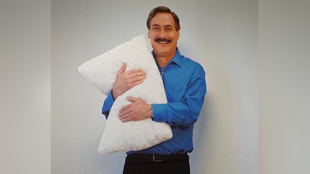KCCINews's tweet photo. Officers respond to report of 'deranged person' and find cardboard cutout of MyPillow founder https://t.co/73PKHVJxwp https://t.co/mJk2LmEMUX