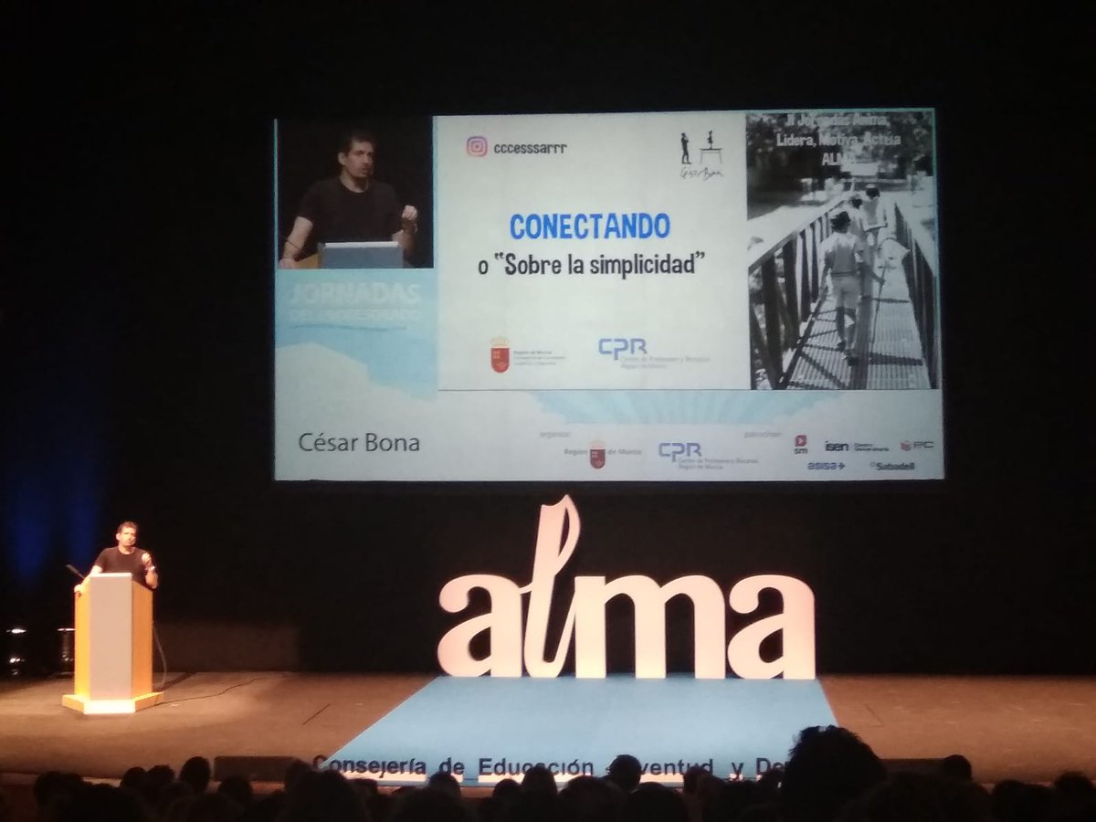 GenteDMurcia's tweet photo. #Educación 1500 docentes han participado hoy en el congreso ALMA con la presencia de @AdelaMCacha y las ponencias de @oscarmartincen @marcprensky @afidalgo111 @mariaacaso @cccesssarrr @lamagiadexuxo Bravo por los maestros que Animan, Lideran, Motivan y Actúan. 

#almadocente https://t.co/zzVk0JHPE4