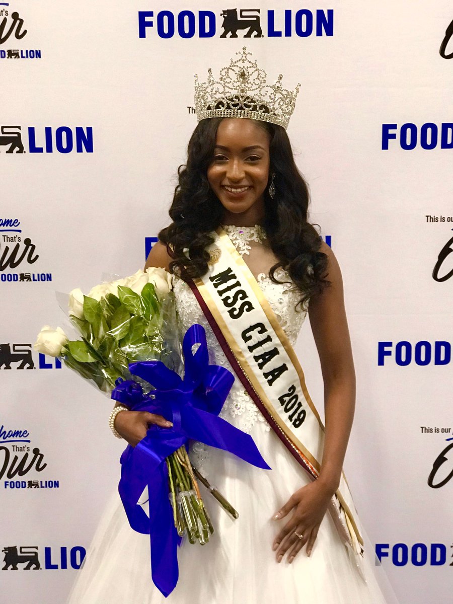 FoodLionNews's tweet photo. Congratulations to the 2019 @FoodLion Miss CIAA winner Shantavia Edmonds from @ClaflinUniv1869 in Orangeburg, S.C. #Foodlion #MissCIAA #CIAA #livethelegacy #boxouthunger25 https://t.co/hn4Gzhv6tj