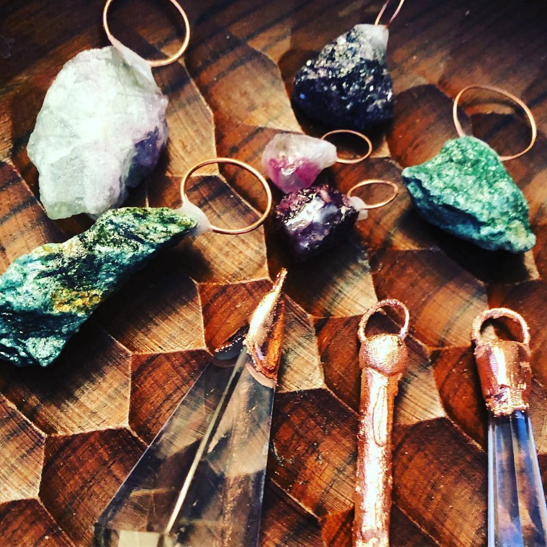 happycraftshow's tweet photo. Strung Out &amp; Wired Jewelry are a mother-daughter team that create lovely eclectic handmade jewelry with repurposed elements - their pieces are always crowd-pleasers.  Make sure you check out their copper electroplated chandelier pendants! https://t.co/Uq3QOyDtU3
