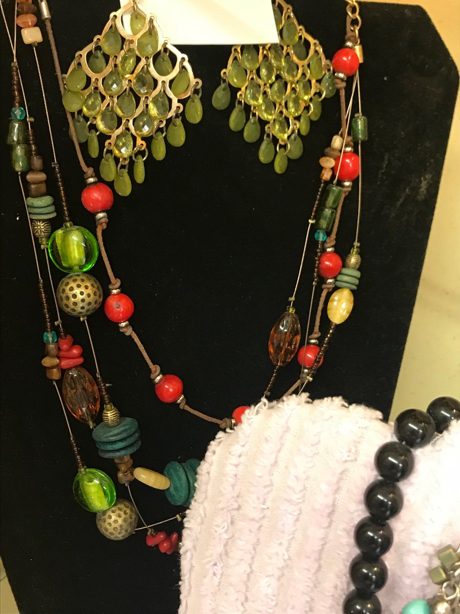 #resale  #nationalthriftshopday #thrifting #nationalthriftstoreday
#volunteer #shopforacause #reuse #recycle #thriftfind @haamresaleshop <a href="/blackcatjunc/">black cat junction</a>