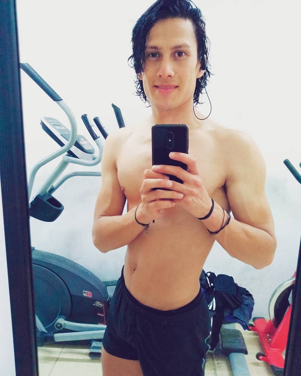 yayounbrkbl's tweet photo. Un buen día de training... 👏
#Selfie #sabado #fitness #fitselfie #instapic #instafit #smile #instagym #befitness #fitnessmotivation #foto #fotofit #fitguys #guys #mens #training #youcandoit #exercise #strong #cardio #instagood #instaselfie #instagram https://t.co/ARnd6UMflN