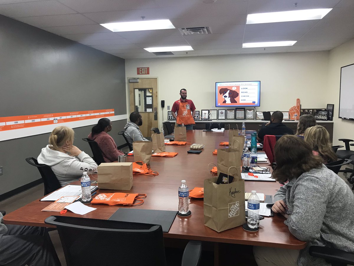 HDTimRamirez's tweet photo. AMAZING #6940Proud Associates in Orientation today who were VERY impressive! They are #ReadyForSpringInD2 & 100% Homer Fund Participants! #ISupportTHF @ChrisBergHD @ThdKelly @Brad_Peebles @kozel_jennifer @madsmom822 @TherealOGorang1 @MattBowmanTHD @lisahbarber @BenRiessTHD https://t.co/r2w8xXu6cW