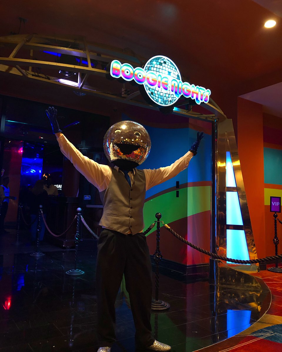 TropicanaAC's tweet photo. Saturday night = party night. Stop by @BoogieNightsAC and say hi to Mirror Man...but you might get challenged to an impromptu dance-off! #TropNightlife https://t.co/JVMm0ABGIM