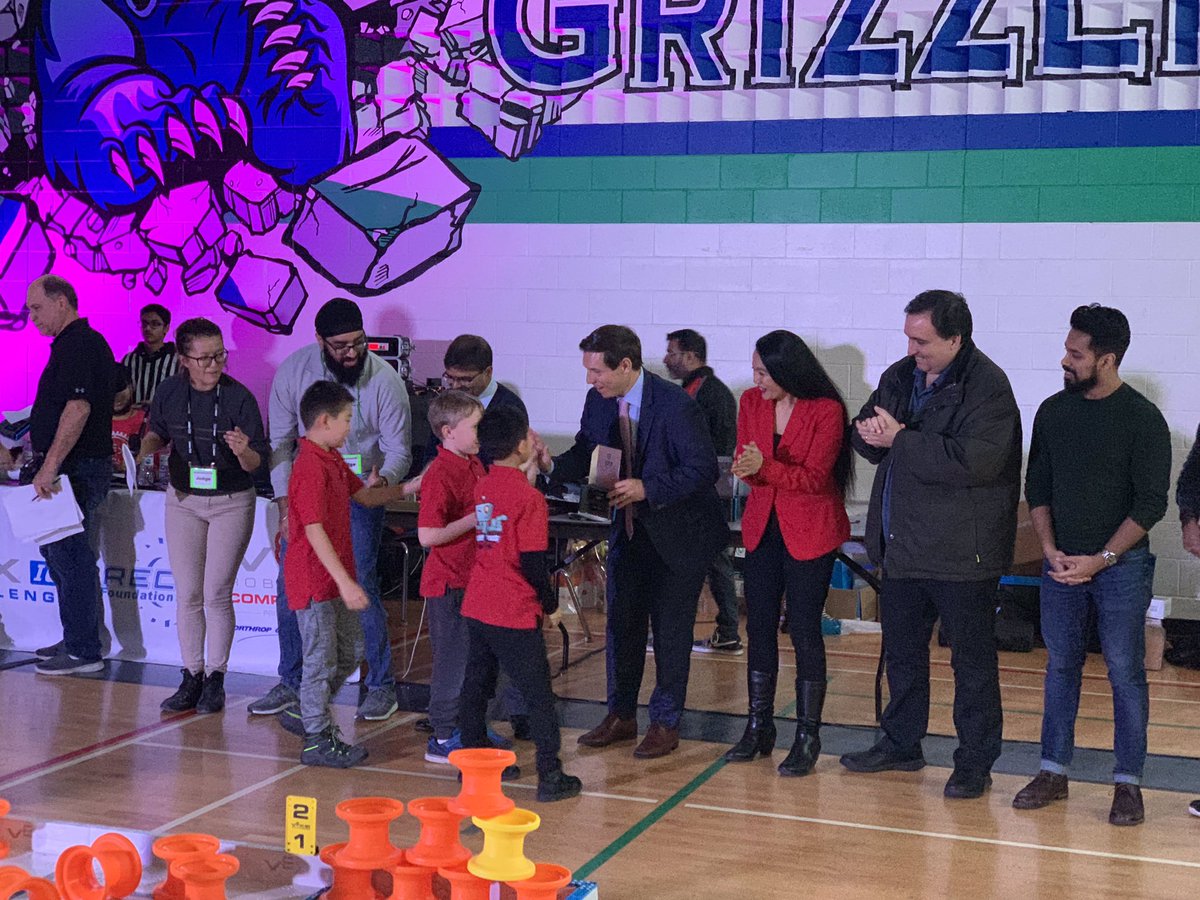 patrickbrownont's tweet image. Presented awards at the #VexIQChallenge with @paulvicente and @RoweSantos. Congratulations to #Brampton’s very own @discobots who are the defending world champions! @CityBrampton @BramptonEcoDev @BramptonBOT #brampoli