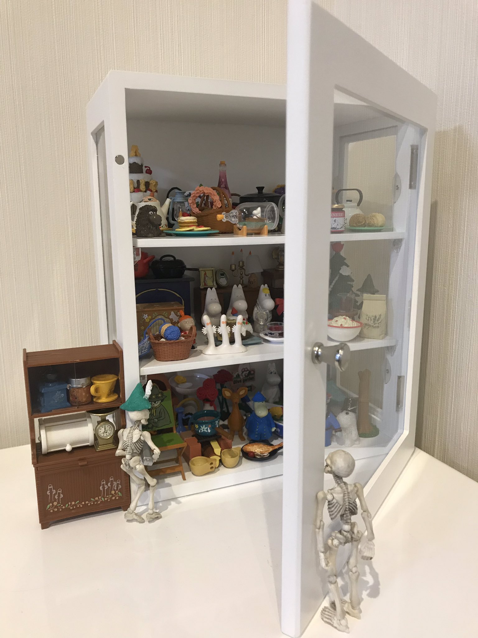 Twitter 上的 Somtam ニトリ のアクセサリーケースにおきにいりのムーミンリーメントを飾った 1990円で中々可愛い シルバニア リーメント ミニチュア ぷちサンプル ポーズスケルトン ムーミン T Co Ormdlzlml0 Twitter