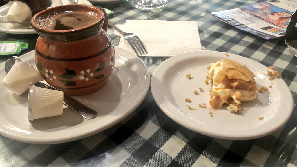 yuri1Villarreal's tweet photo. LE Clair Chocolate 
#MiMadre #Deliii https://t.co/IQpD1UJsXr