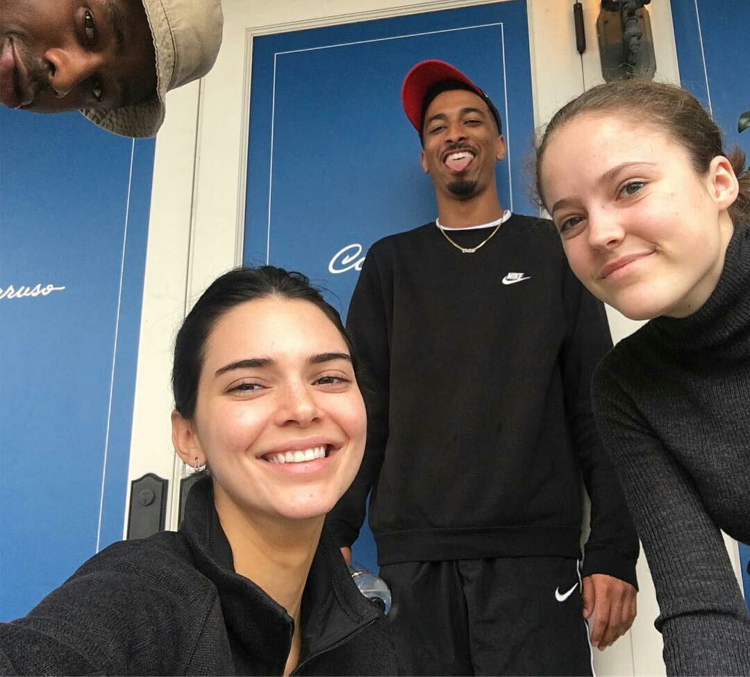 KendaIIJennerCR's tweet photo. lovewhereyoulivela via ig -  One thing to love about LA is star sightings. Kendall, Tyler and Taco were super excited to get a selfie with Lulu. #momisembarrassing #saturday #lifestyle #lovewhereyoulive #mykid #iheartlulu #karatekid #realestateagent #agentofcompass  ... https://t.co/c36nKIyVVB
