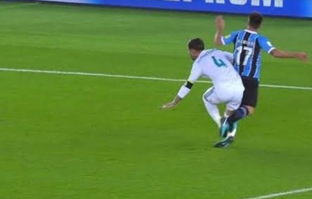 jonathan__souza's tweet photo. É sério q o Messi chamou Sérgio Ramos de mal-caráter????? https://t.co/VCzwhfydBh