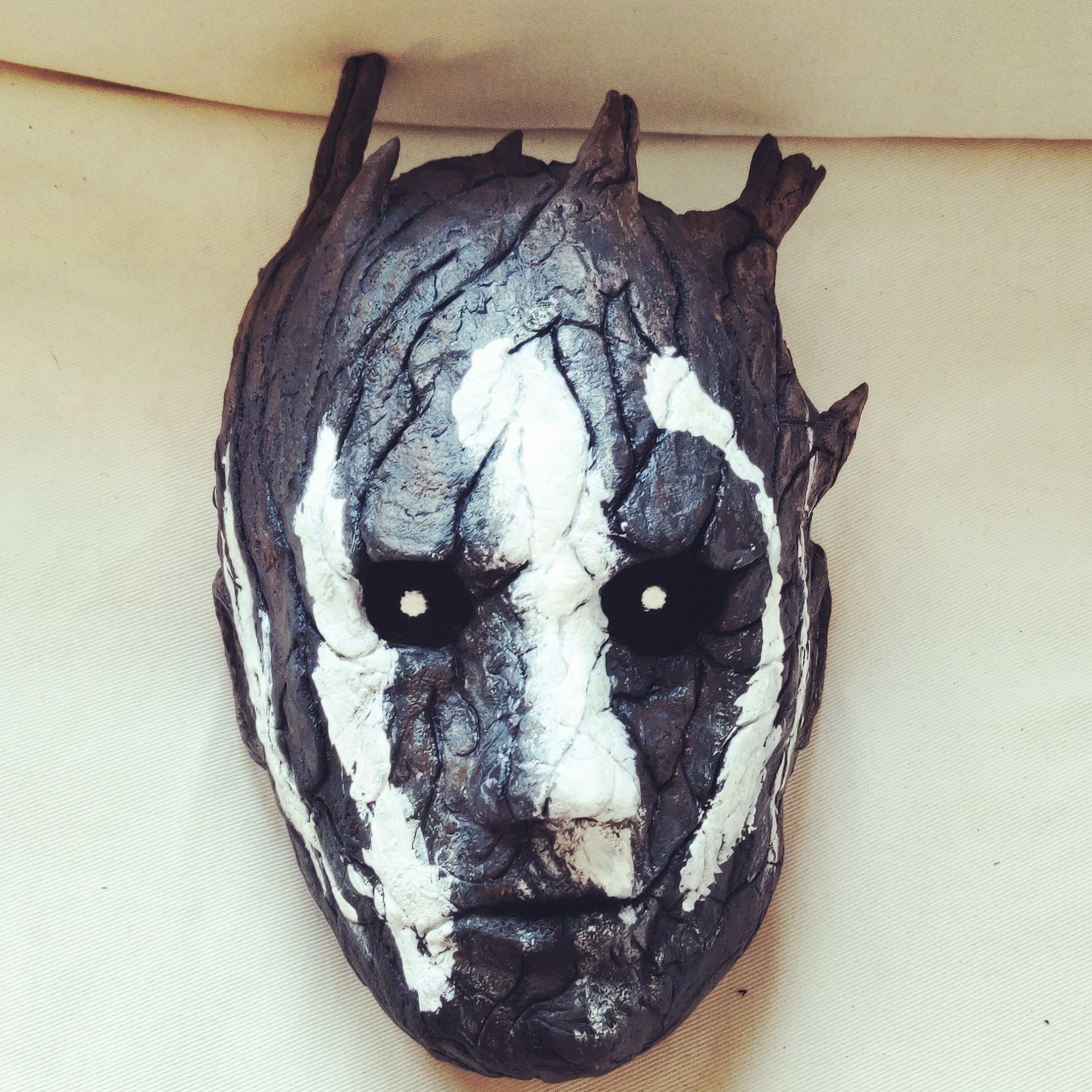 Tilståelse Ælte vokal emilcosplay on Twitter: "Here is my wraith mask that I re-painted not so  long ago🙂 https://t.co/S5dOz3017T" / Twitter