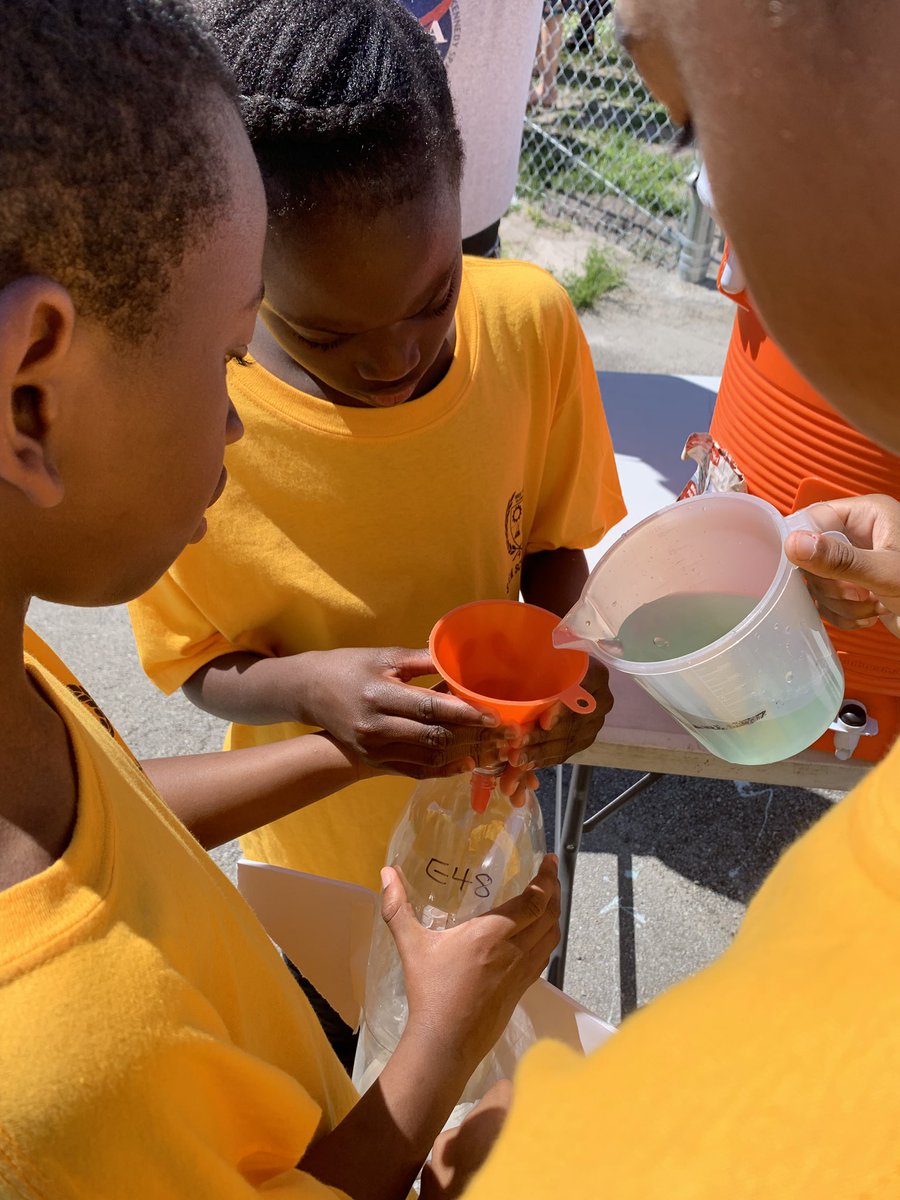 heybrittdaniels's tweet photo. So glad I went with the West Riviera Elementay SECME club today! So proud of these kiddos π#pbcsecme https://t.co/ngr3XODueQ