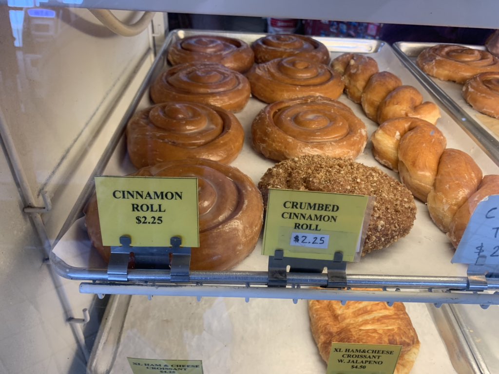 @DamirMt19 @SophiaLux2 @KateKennedyxxx @iamjasonluv @Blacked_com That was my same reaction after I saw the size of these cinnamon rolls at the bakery in Cali. 😍😋