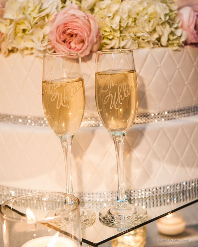 theBarnets's tweet photo. Cheers! ⁣
.⁣
.⁣
.⁣
.⁣
.⁣
.⁣
.⁣
.⁣
.⁣
.⁣
.⁣
.⁣
.⁣
.⁣
.⁣
.⁣
.⁣
.⁣
#barnetphotography #personalizedchampagneglasses #champagneglasses #weddingcake https://t.co/u8c85ZQXmH https://t.co/DDZxV2aYMo
