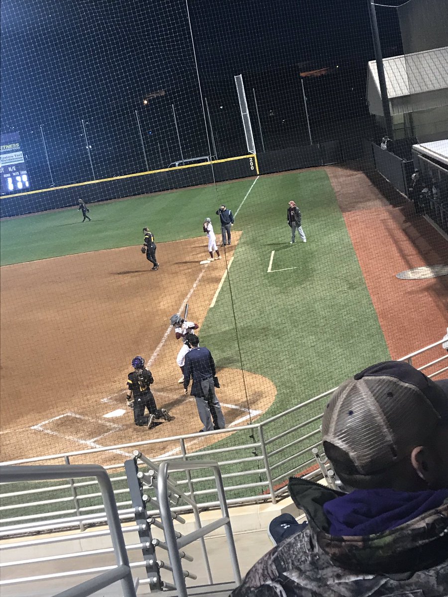 Alexandra_E10's tweet photo. Great day for a couple of softball games @ECUSoftball @ECUCoachOliver https://t.co/kg4Rpc1FV7