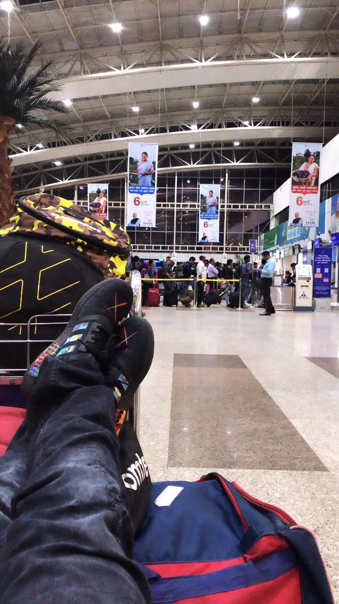 AkhilR21's tweet photo. Early morning travel be like .... homebound 🌟 #backtobay https://t.co/4GqKTazvTh