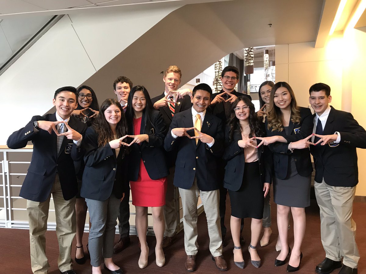 DECA_Washington's tweet photo. Congratulations to your newly elected state officer team!  We wish you all the best as you prepare for next year’s leadership journey! #wadeca #scdc2019 https://t.co/LtKXkSNGB0