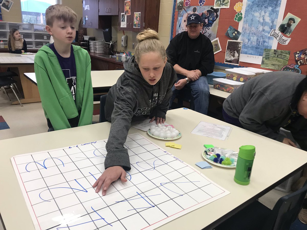 MrsRogersGT's tweet photo. Had a great time today with #Six2One @WillisISDDI team from @WISDParmley at the @DITXSE6 Instant Challenge Boot Camp, then helped my mentee, B, make a an extra credit video for #TXHistory w/ @PapalCoach https://t.co/3etgEKInSb
