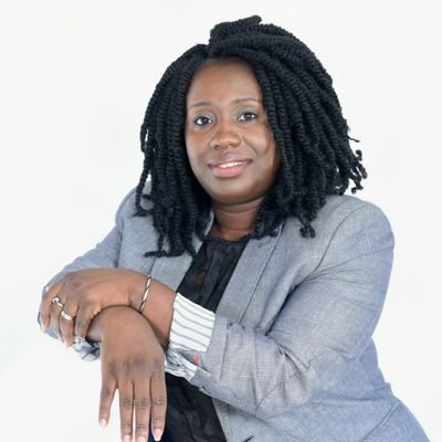 Guin_Audacieuse's tweet photo. Nous souhaitons un joyeux anniversaire à notre vaillante présidente,l'audacieuse 1ère @domani_dore.
Merci d'être cette héroïne et inspirante femme modèle pour les jeunes et femmes de Guinée.
#Birthday
#03Mars
@mohamed_thiombe @cisselancin2 @Albert_Mbawole https://t.co/AEx0BcYoIv