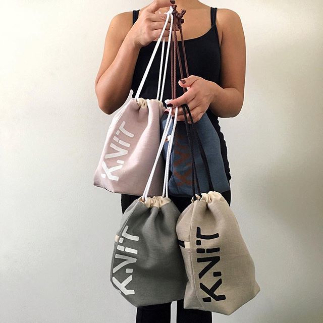 Makeologyca's tweet photo. March is here March is here! Will you be putting away your knitting or do you knit year round? These project bags from @pearadiseisland are 👌🏼 to stash it everything away or take it on the go! .
.
.
.
.
#screenprinted #handprinted #printedbyhand #knit #p… https://t.co/UpqJwJt5Xk https://t.co/njtRkb1SnJ