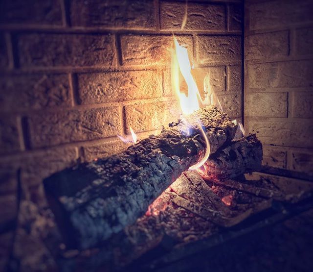 dkillingsworth's tweet photo. been enjoying the fireplace at our new house! don’t enjoy the clean up so much though 🤣 https://t.co/KPZ6yOKhTT https://t.co/qMyZMe2YVE