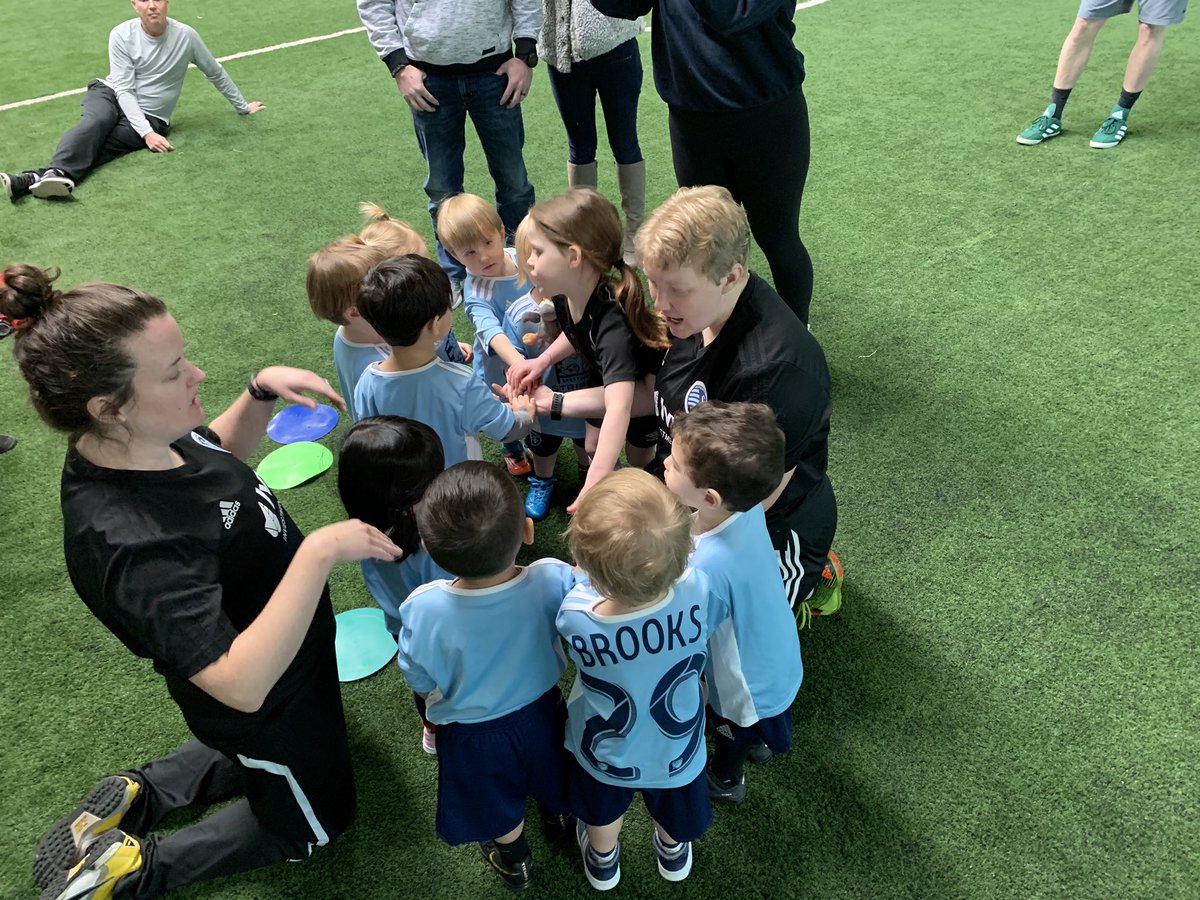 LRNJoiner's tweet photo. Sporting KC on 3! #sportingstripes @sportingkcyouth @TyGuyTyGuyTy https://t.co/8dzB10UZNB