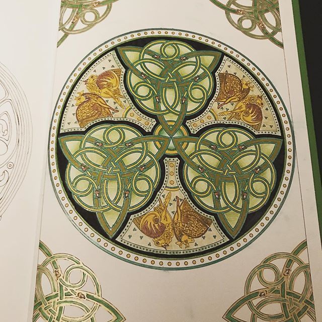 Happy March! I’ve started my March theme of Celtic art and themes, with a beautiful mandala from the Celtico book by Art Therapy from @ippocampoedizioni 
It is an Italian book, and it is stunning. But I am using this lovely piece for #mandalamarch2019 an… ift.tt/2Hh3TOa