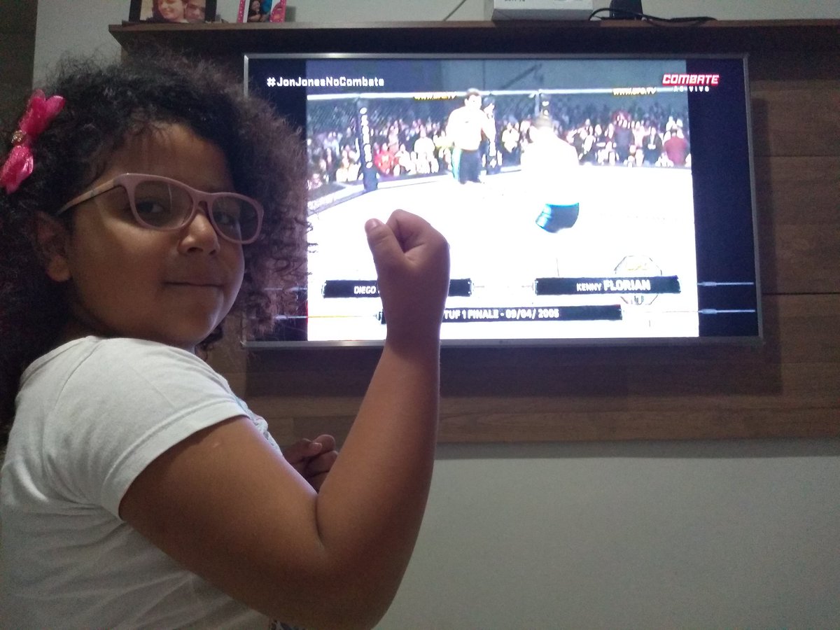 leia_jaime's tweet photo. Direto de São Carlos-SP Beatriz aguardando o @JonnyBones no @canalCombate #vocenocombate
Vai Jones!!! https://t.co/lWSDems63X