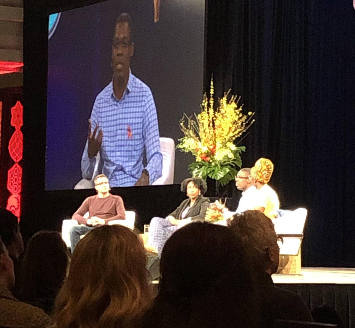 enjoymalsmix's tweet image. Shout-out to @Candice_MMorgan @julesdwalt &amp;amp; @NancyDouyon + fellow Googler @elatable all doing an incredible job speaking about “Creating Diverse and Thriving Company Culture” at @Wisdom2conf! #learnwhatmatters #wisdom2