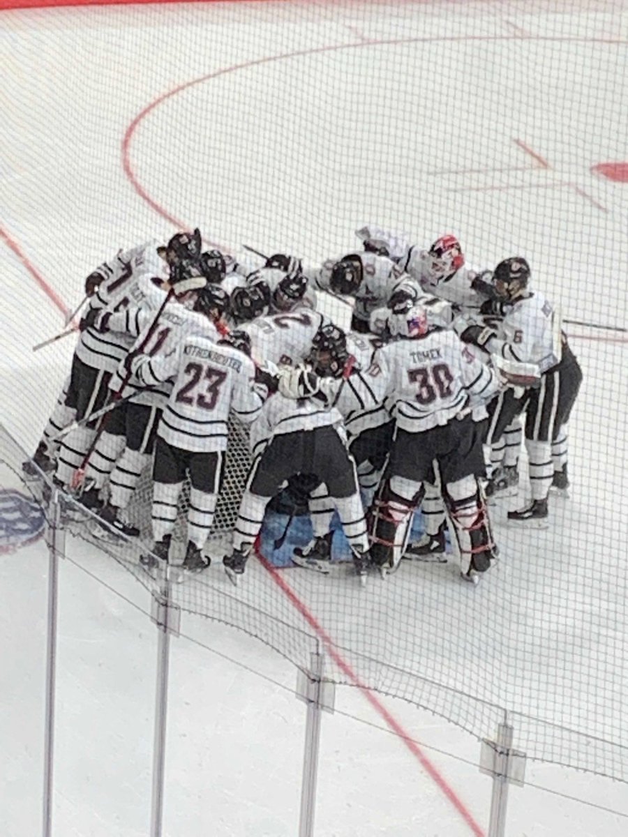 Hockey time in Omaha. #EveryoneForOmaha