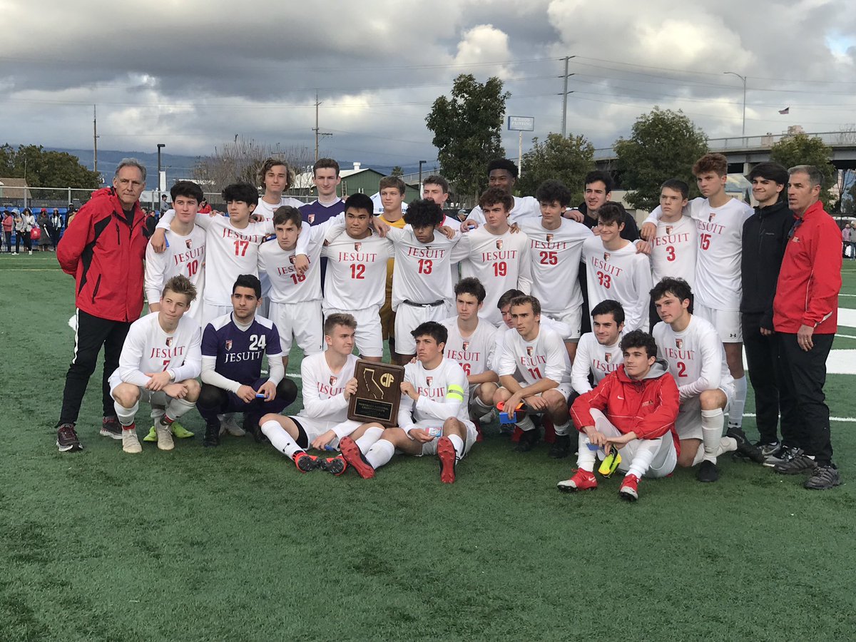 JesuitMarauder's tweet photo. It was a great game but our Marauders fall to Bellarmine who got a 2nd goal off a corner with 11mIns left in the game   Great job boys we are so proud of you! And bravo to Coach Rose! 
@SacBee_JoeD  @JHSGalleyCrew  @CIFState https://t.co/C37cV98ybF