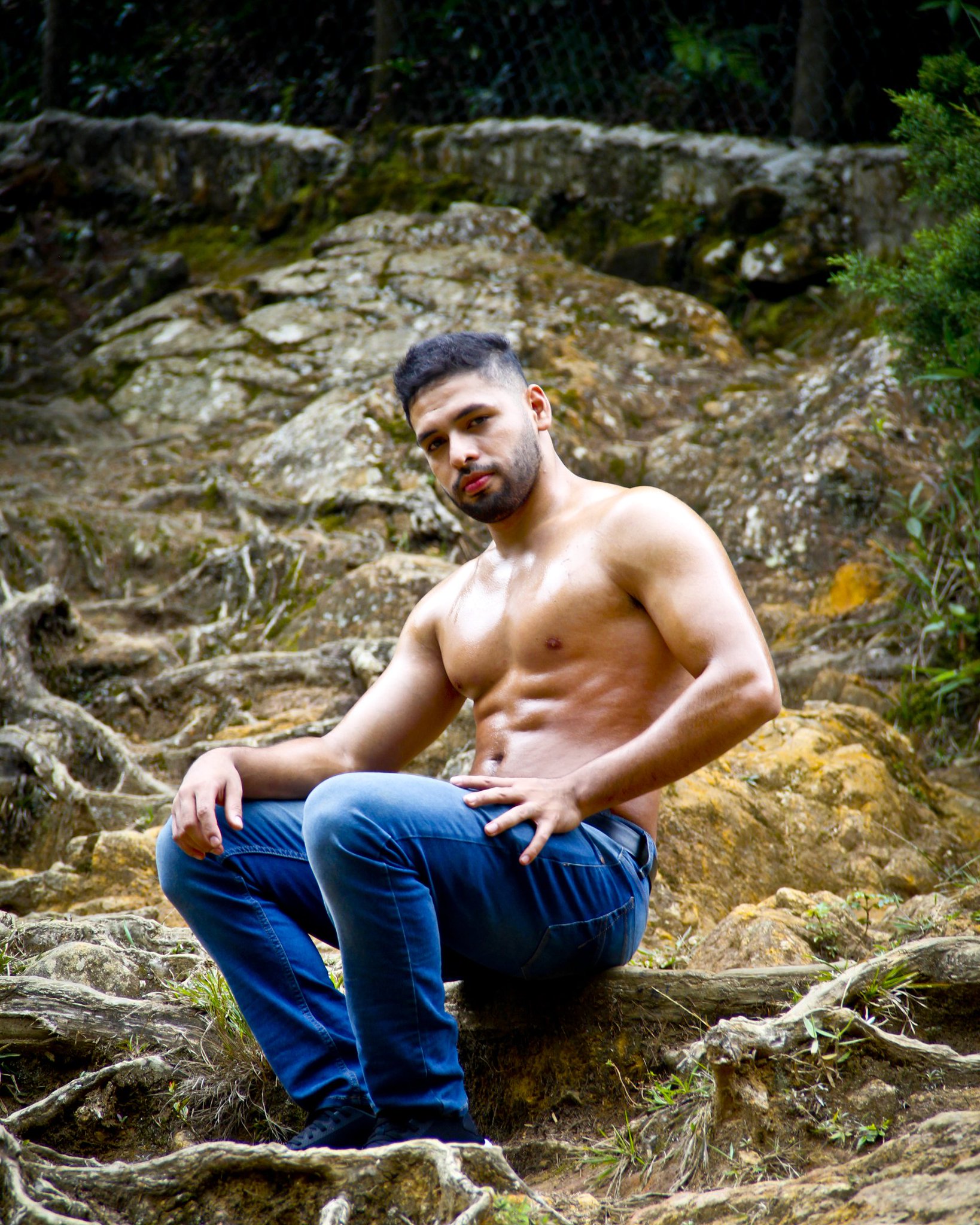 Find me online tonight at https://t.co/ZiADsOw6Ny 
#muscle #colombian #gay #toys #bdsm #kink #student