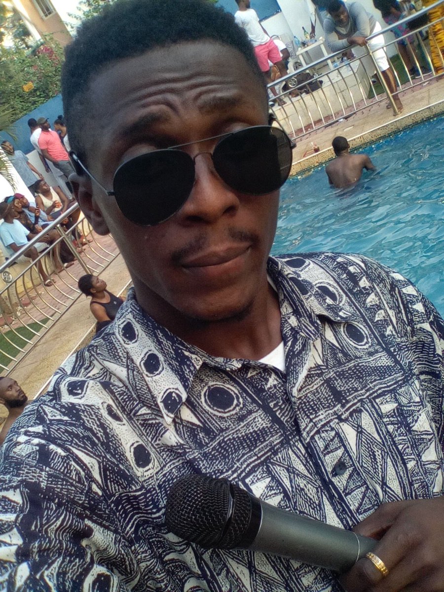 IG_mcelvisjcfrn's tweet photo. #AbujaTwitterCommunity  live at eat at the pool @ apo legislative Quarters Abuja ... Trust me its fun here ... Everywhere stew #hostMc https://t.co/Zvdq8eEPeV