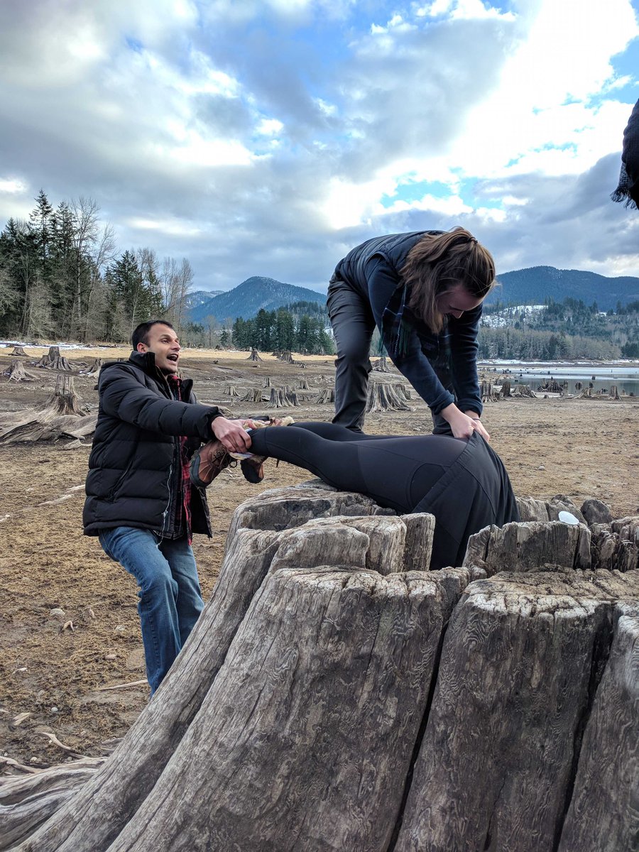 Hof_group_news's tweet image. #volcanoconference #chembio day two: recreation break. 

Sometimes, as a supervisor, it’s best not to ask your students the backstory behind the photos they send you. 🙄