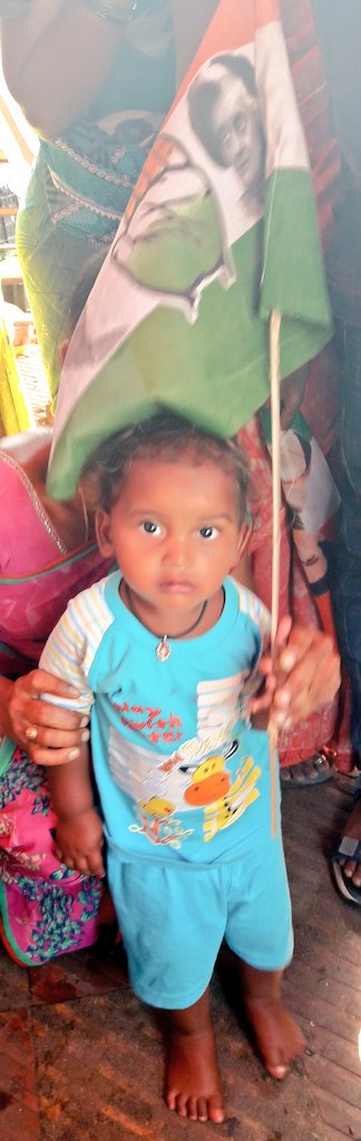 SunkaraPadmasri's tweet image. Vizayanagaram People wait in hot sun in support of @INC_Andhra #pratyekahodabharosayatra #apdemandsjustice #BJPCheatedAP #apdemandsspecialstatus

@INCIndia @MahilaCongress @RahulGandhi @sushmitadevmp @keshavyadaviyc @srinivasiyc @divyaspandana @IYC @GeorgekurianINC @KPadmaRani1