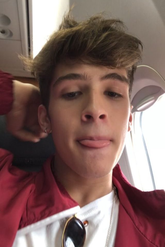 joaoguipics's tweet photo. #KCA #VoteJoaoGuilherme https://t.co/fQ4RPkXP5X