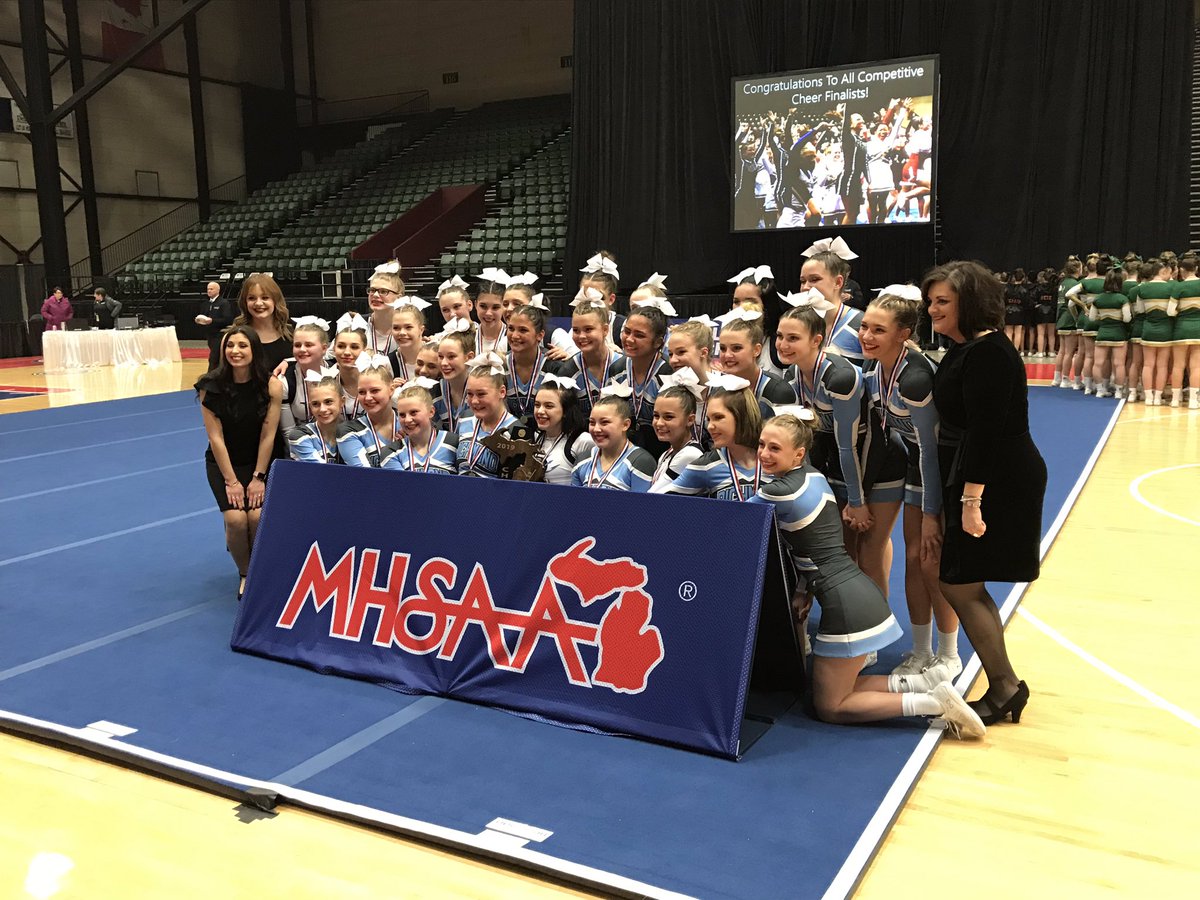 RHSBlueDevils1's tweet photo. 2019 Division 3 State Champs! #GoBlueDevils #HardWorkPaysOff https://t.co/bk2sIyGs9S