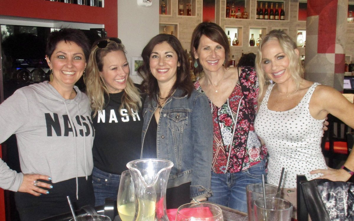 AngelaBoxShow's tweet photo. #SaturdayBrunch at #UnionKitchen with some random bimbos I just met. 😂😂😂😂. I kid, I kid.

#LoveMyGirls #Houston https://t.co/lUvVq6CJZU