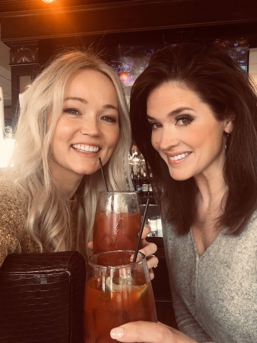 ErikaKurre's tweet photo. Surprising our college #bff in #Cleveland - the party before the party!
#ClevelandRocks #goingawayparty #bonvoyage #goingtogermany #happytrails https://t.co/0q2BXVo78O
