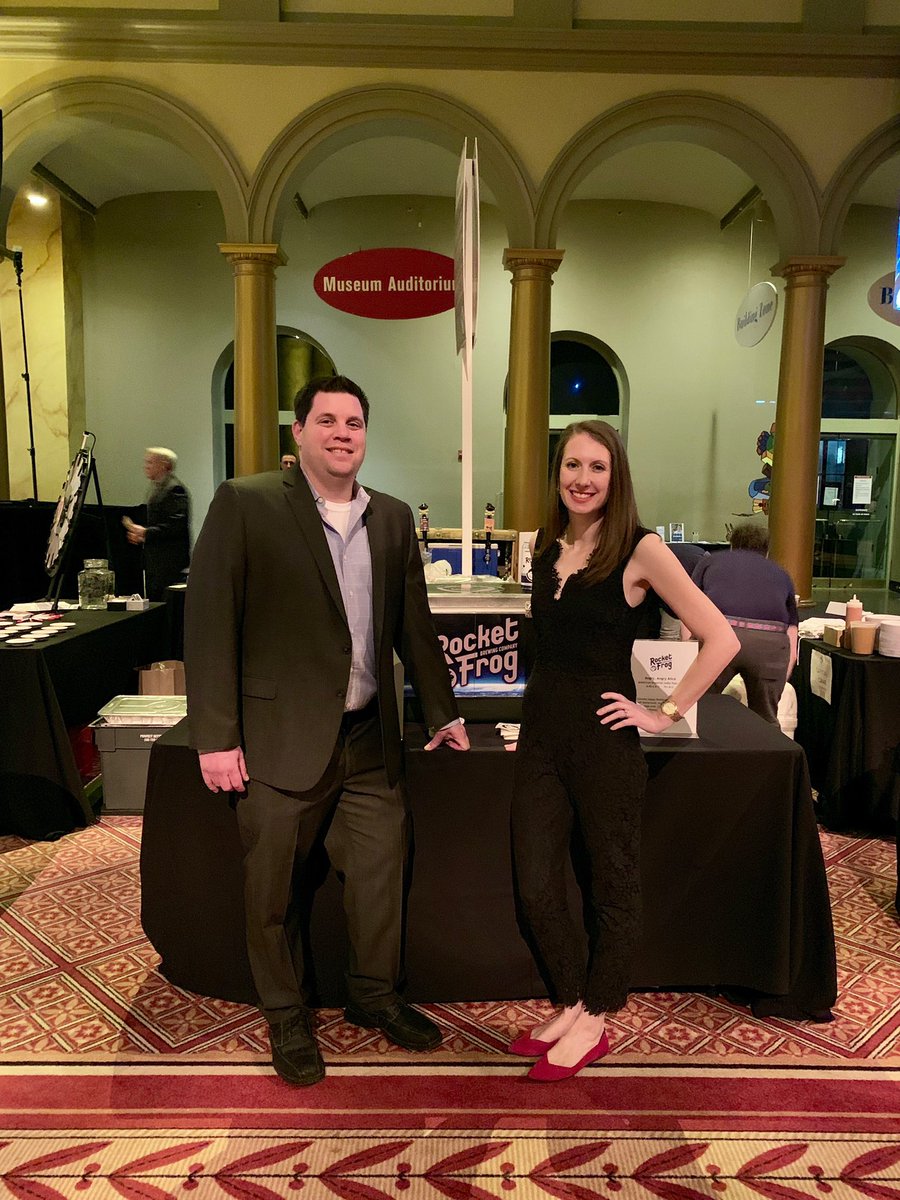 Having a blast pouring at <a href="/dcbrewersball/">Brewer's Ball</a> for @RocketFrogBeer #DCBrewersBall