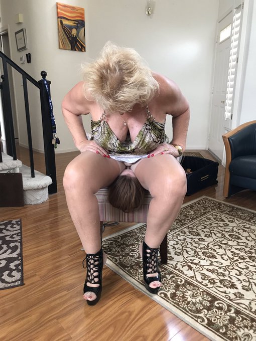 Bunny Glamazon’s pics and videos