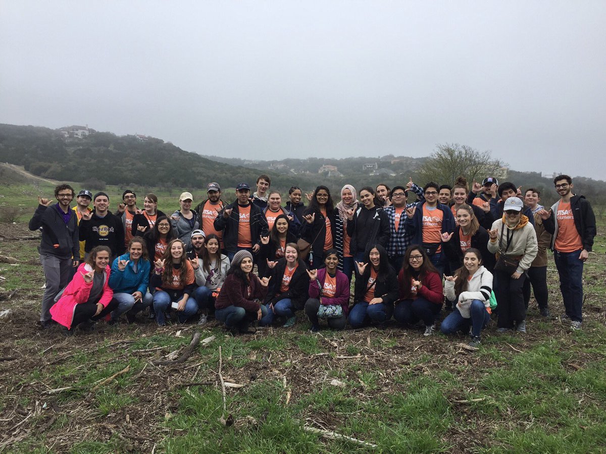 UTSA's tweet photo. UTSA Day of Service was a success today! It was so great seeing Roadrunner nation volunteering in the city we love ☺️ Thank you to everyone who joined us for our projects today — we’re so thankful to call you all family 🤙🏼 #UTSA #BirdsUp #UTSADayOfService https://t.co/2lDR8Q157H