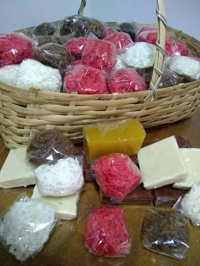 ase_per's tweet photo. Llegaron los deliciosos 🍭Dulcitos Criollos 🎁 regalos corporativos, 👨‍👨‍👧‍👧meriendas 🤹‍♂️fiestas infantiles 🎉todo tipo de evento. Disfruta 🥥Conservitas de Coco, 🥛Leche🍬Guayaba, 🥭Jaleas de Mango 🧁Ponquecitos. 
https://t.co/ogcnWh3Ei2
#VenezuelaDisfrutaElCarnaval https://t.co/bG79UTStkA