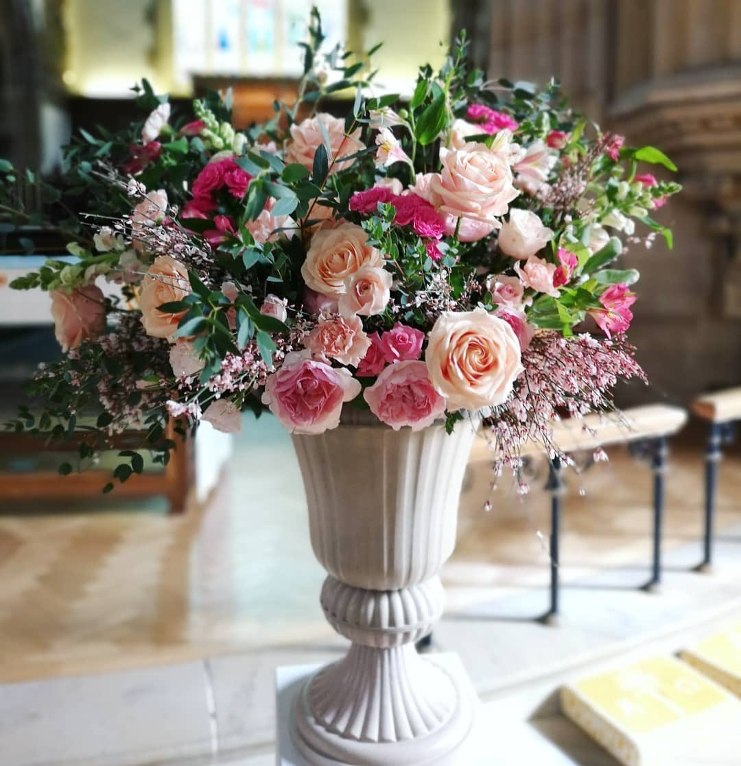 Big #BritishFlowers love to <a href="/HelloBettie/">Bettie Rose</a> for using my #BritishAlstroemeria in her awesome #Flower #designs and #arrangements #BritishFlowersRock #GrownNotFlown #BritishGrowers #AlstroBen #BackBritishFarming #Flowers #FlowerPower #Horticulture #Plants
