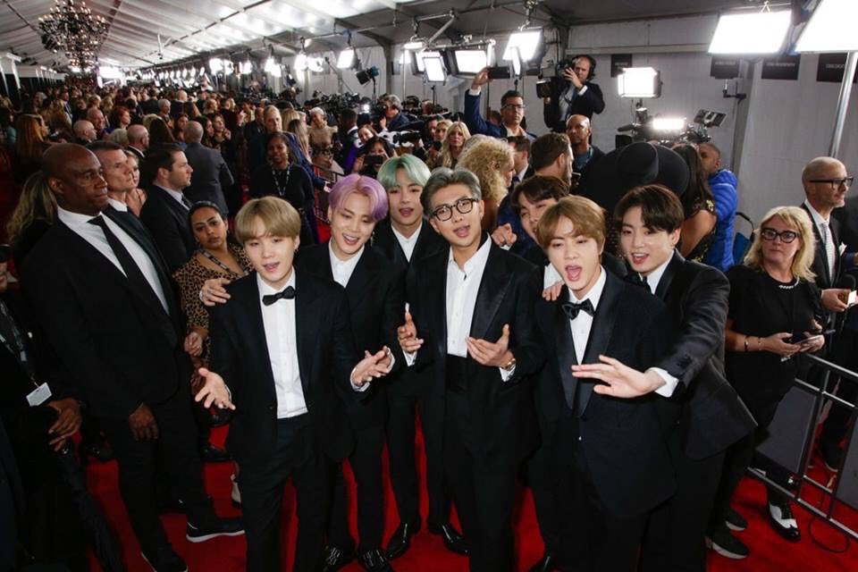 IDLESSR's tweet photo. 방탄소년단 큐트합니다사랑합니다
#TeamBTS #TwitterBestFandom⁠ ⁠⁠ ⁠ #SoompiAwards⁠ ⁠⁠ ⁠⁠ @BTS_twt https://t.co/UZnoyyMHy5