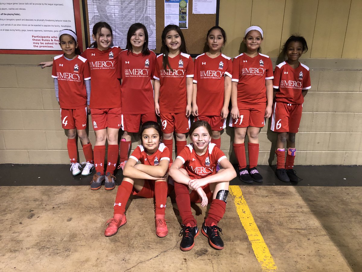 KICS_Kindl's tweet photo. The U10 girls finished the season strong with a 6-2 win. Making them undefeated this winter! Great job girls! #chicagoKICS #soccer #girlpower https://t.co/iZ8ZjMAuCJ