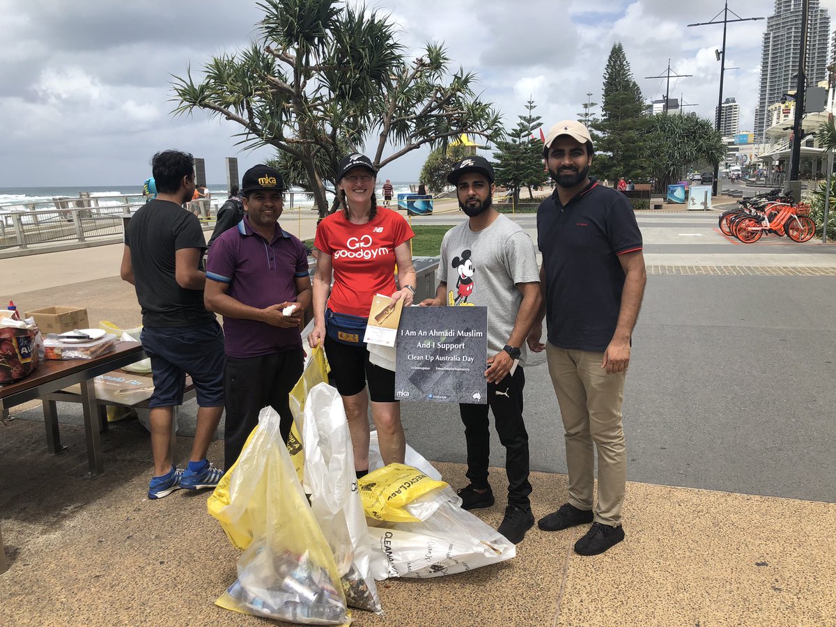 AhmadiyyaYEG's tweet image. RT @nadikharl: RT @MKAGoldCoast: @MKAGoldCoast has organised a Cleanup Australia day as a gesture of solidarity, love, humanity and thanksgiving towards our society and this country that has done so much for us.
#keepAustraliaClean #MuslimsforPeace #Love…