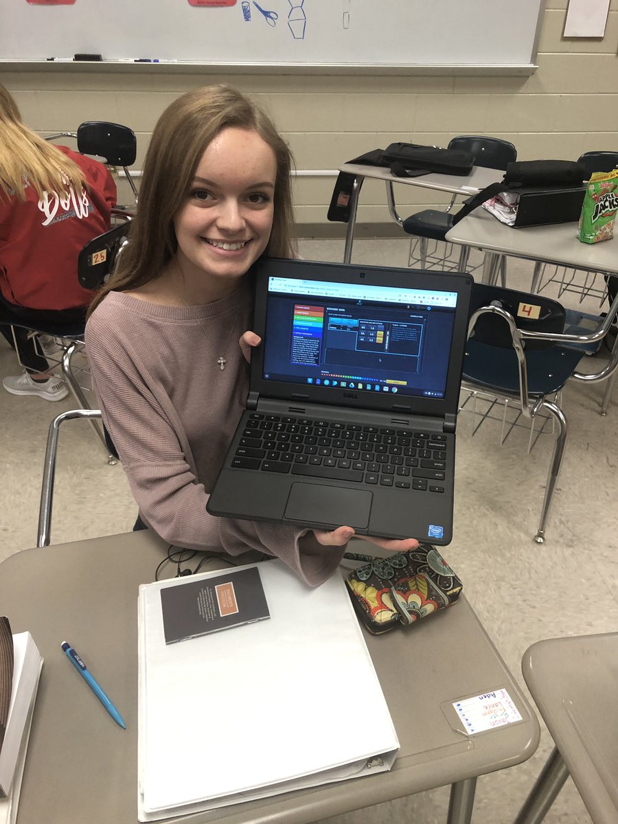 miss_hamlin's tweet image. More pictures of my kiddos analyzing genomes, pedigrees and lifestyle choices to determine risk of disease thanks to @hudsonalpha, @touchingtriton was a hit! Engagement was through the roof and they enjoyed everything but Serena as to be expected! 😊😆 @MunfordHigh @TCBOE