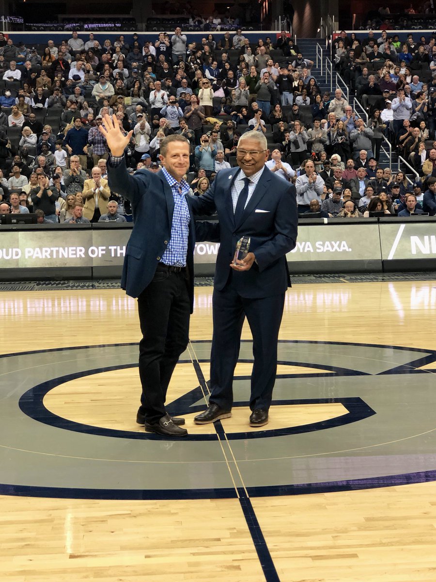HoyasAD's tweet photo. Congrats to @HoyaHoopClub Prez Mark Guererra for being awarded the J. Gregory Carroll Award for his exemplary support of @GeorgetownHoyas @GeorgetownHoops   Great Hoya Alum and better person/friend!  #CongratsMark 👏🏾👊🏾🏀 https://t.co/hjm1Ft9ZyR